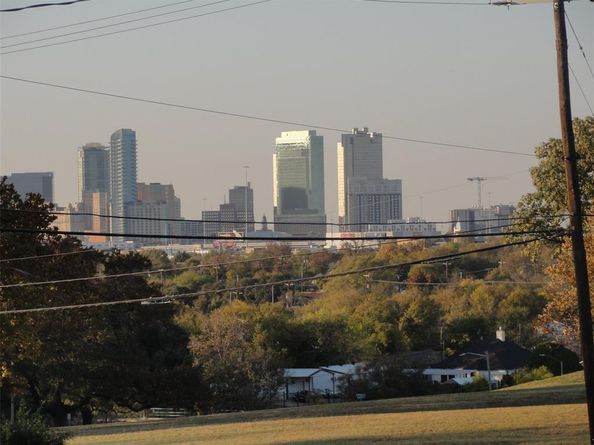 1200 E Maddox Avenue , Fort Worth Texas 76104