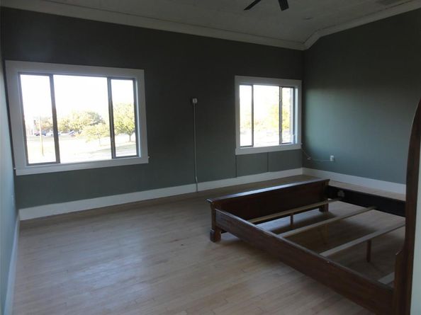 1200 E Maddox Avenue , Fort Worth Texas 76104