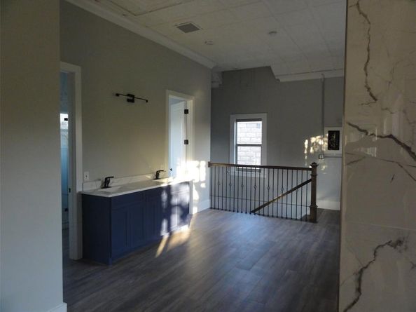 1200 E Maddox Avenue , Fort Worth Texas 76104