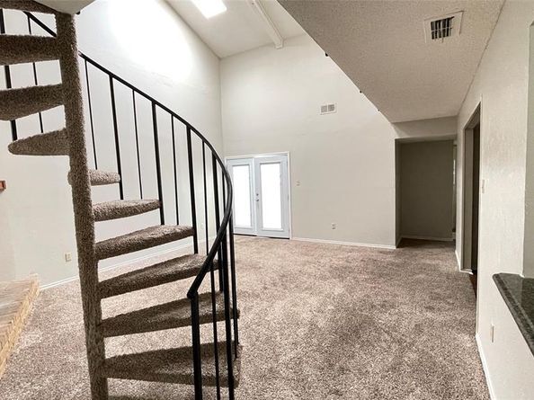 815 W Rochelle Road , Irving Texas 75062