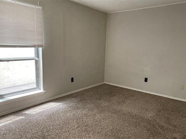 815 W Rochelle Road , Irving Texas 75062
