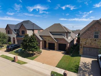 586  Deverson Drive 