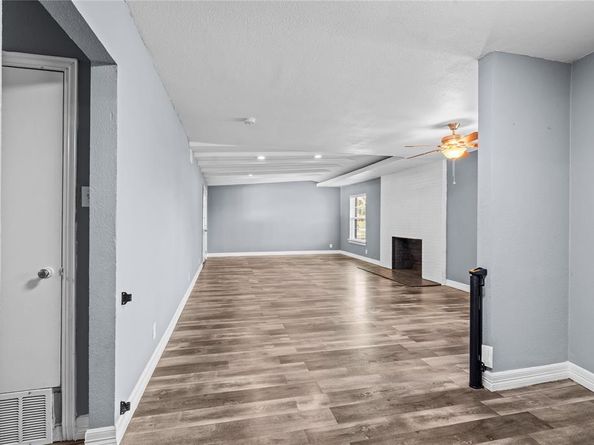1910  Danube Drive , Dallas Texas 75203