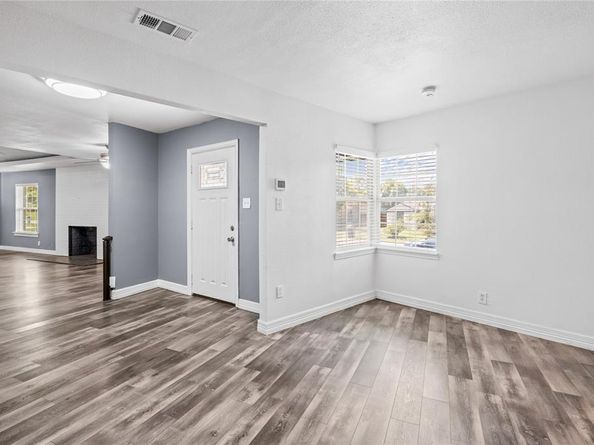 1910  Danube Drive , Dallas Texas 75203