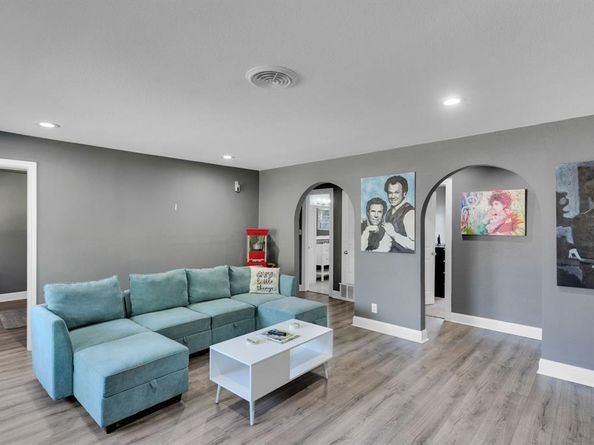 5709  Wales Avenue , Fort Worth Texas 76133