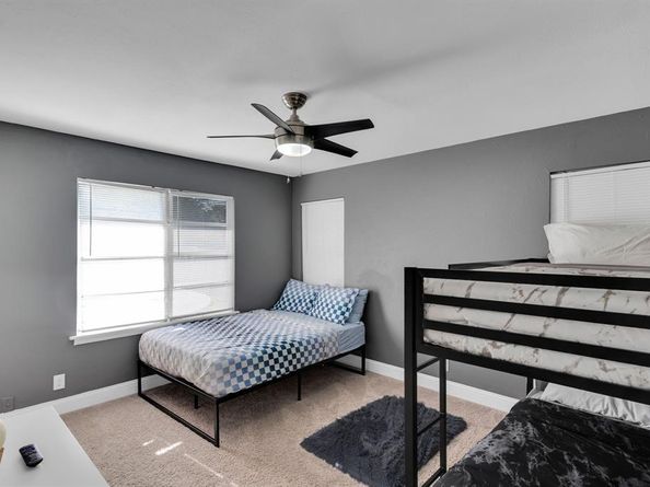 5709  Wales Avenue , Fort Worth Texas 76133