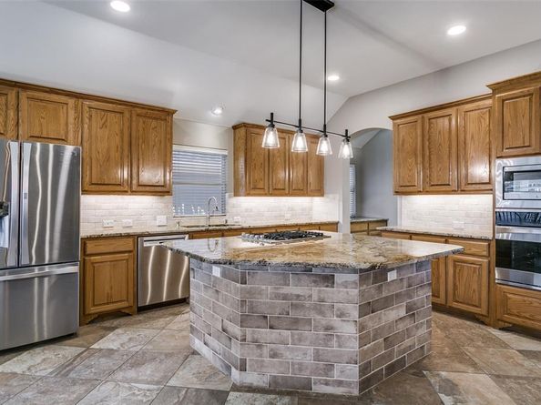 771  Bradford Street , Lantana Texas 76226