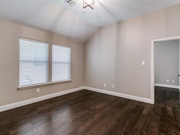 771  Bradford Street , Lantana Texas 76226