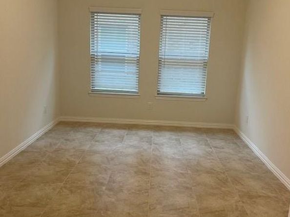 702  Grassland Way , Arlington Texas 76002