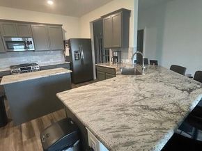 702  Grassland Way , Arlington Texas 76002