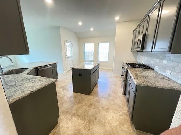 702  Grassland Way , Arlington Texas 76002