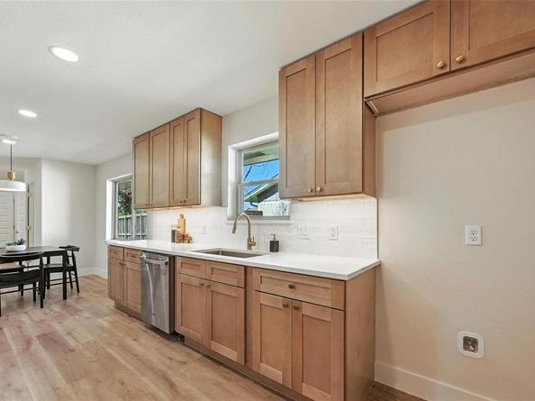 7620  La Risa Drive , Dallas Texas 75248