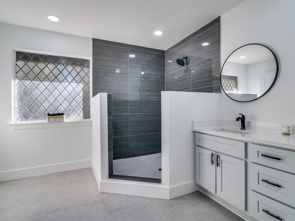 1502  Knob Hill Drive , Garland Texas 75043