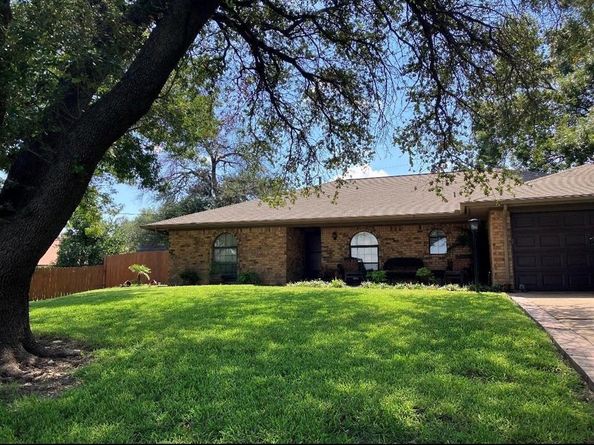 3913  Misty Meadow Drive , Fort Worth Texas 76133