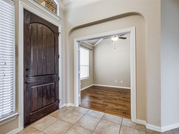 8001  Comstock Drive , Arlington Texas 76001