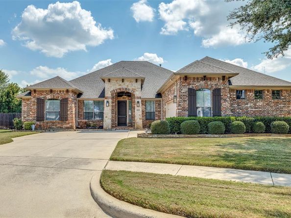 8001  Comstock Drive , Arlington Texas 76001