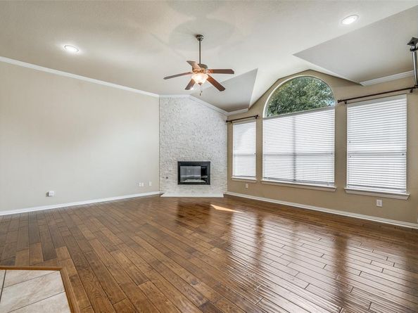 8001  Comstock Drive , Arlington Texas 76001