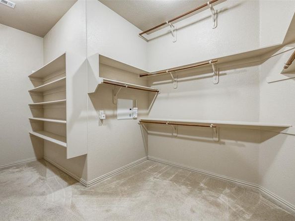 8001  Comstock Drive , Arlington Texas 76001