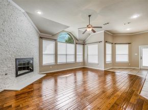 8001  Comstock Drive , Arlington Texas 76001