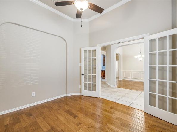 8001  Comstock Drive , Arlington Texas 76001