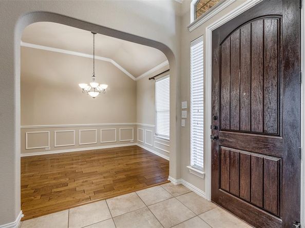 8001  Comstock Drive , Arlington Texas 76001