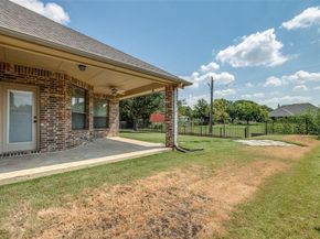 8001  Comstock Drive , Arlington Texas 76001
