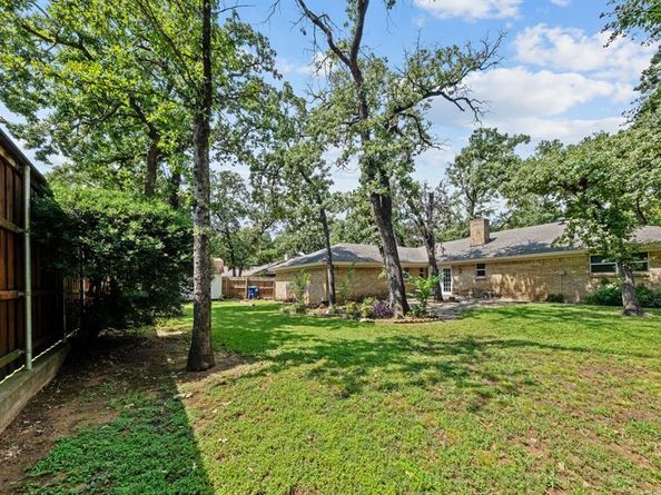 205 W Ash Lane , Euless Texas 76039