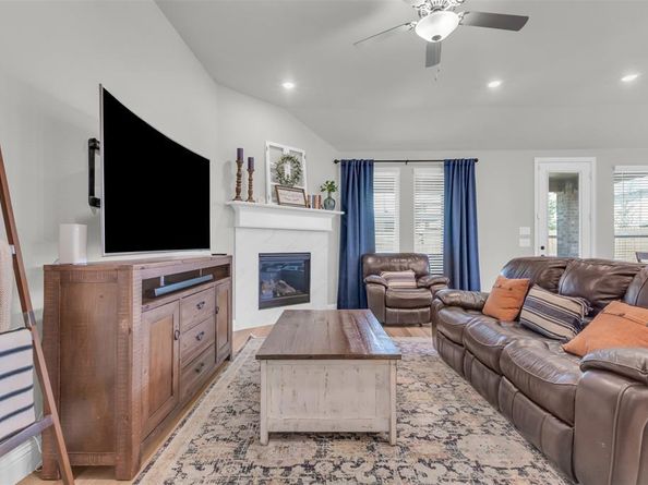 2105  Chapman Lane , Little Elm Texas 75068