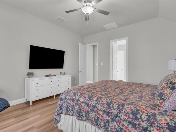 2105  Chapman Lane , Little Elm Texas 75068