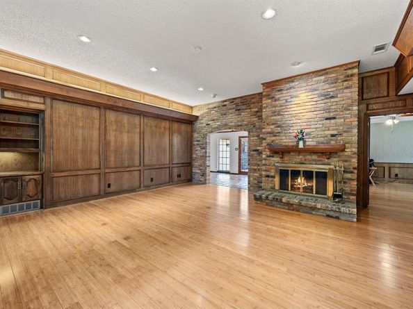 9911  Glen Canyon Drive , Dallas Texas 75243