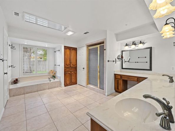 9911  Glen Canyon Drive , Dallas Texas 75243