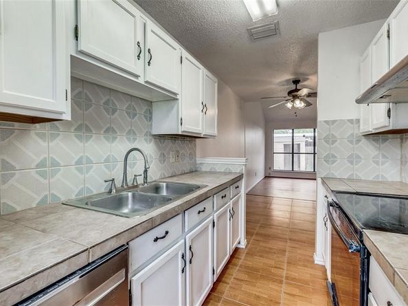 2917  Tanglewood Drive , Lancaster Texas 75134