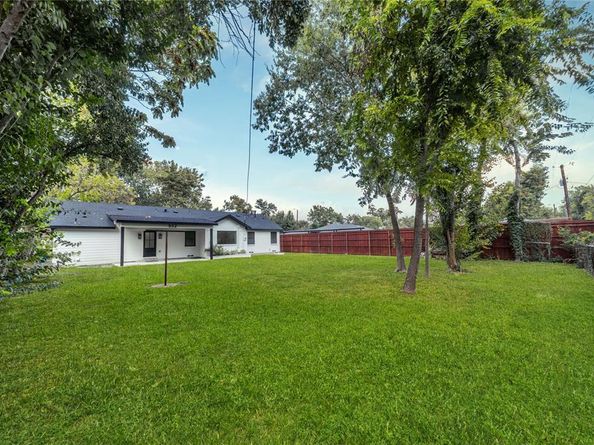 932  Treasure Road , Garland Texas 75041