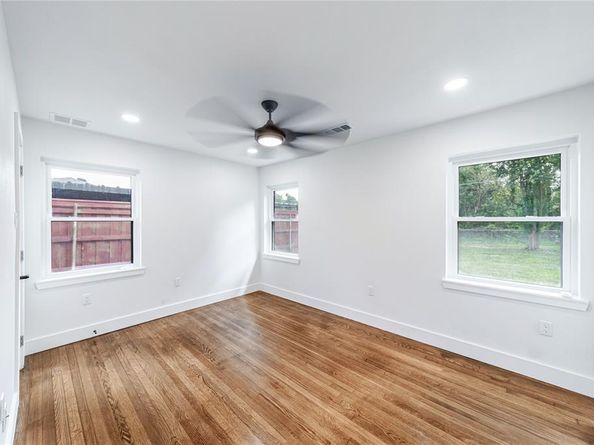 932  Treasure Road , Garland Texas 75041