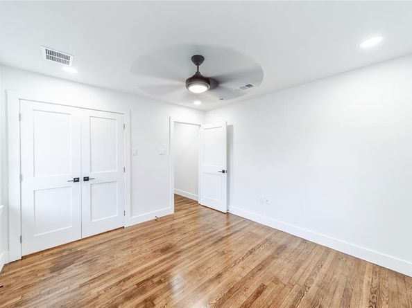 932  Treasure Road , Garland Texas 75041