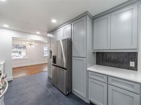 932  Treasure Road , Garland Texas 75041