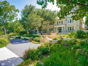 4211  Lakeside Drive 