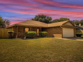 400  Kalmia Drive , Arlington Texas 76018