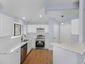 400  Kalmia Drive , Arlington Texas 76018