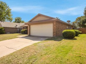 400  Kalmia Drive , Arlington Texas 76018