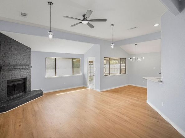 400  Kalmia Drive , Arlington Texas 76018