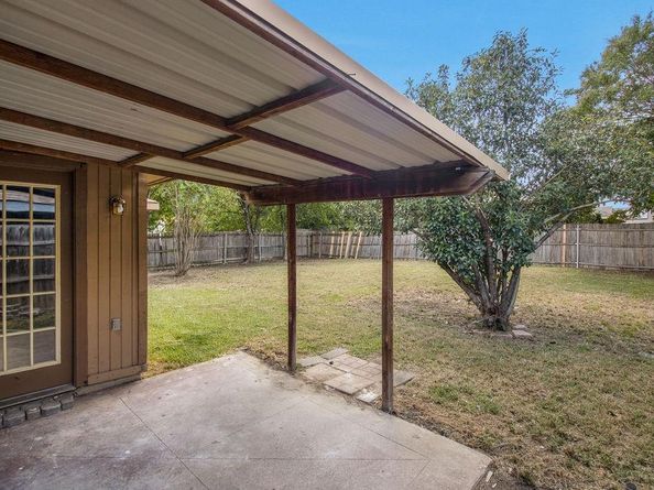 400  Kalmia Drive , Arlington Texas 76018