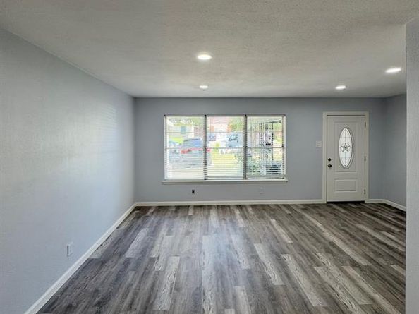 4521  Malden Lane , Dallas Texas 75216
