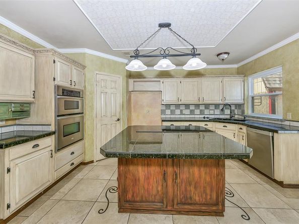 716  Bridget Way , Hurst Texas 76054