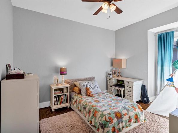 1001 W Shaw Street , Fort Worth Texas 76110