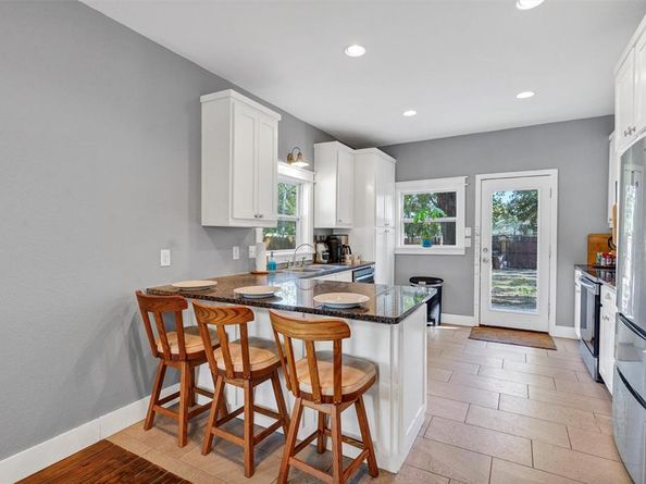 1001 W Shaw Street , Fort Worth Texas 76110