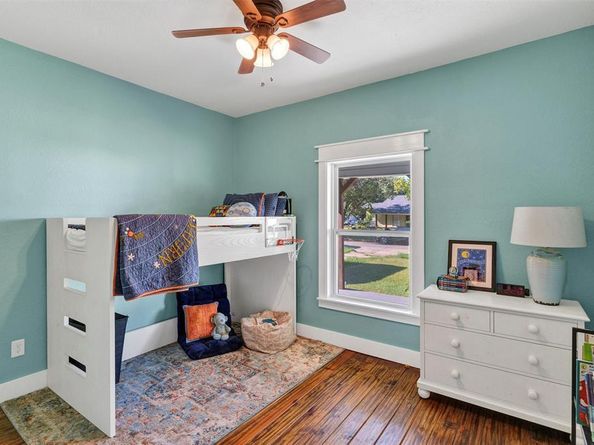 1001 W Shaw Street , Fort Worth Texas 76110