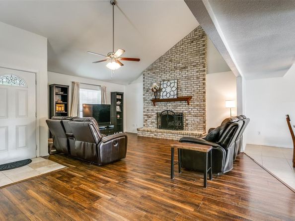 1917  Maxwell Drive , Lewisville Texas 75077