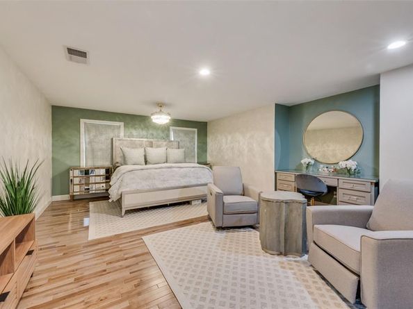 1437  Mission Hills Lane , Dallas Texas 75217