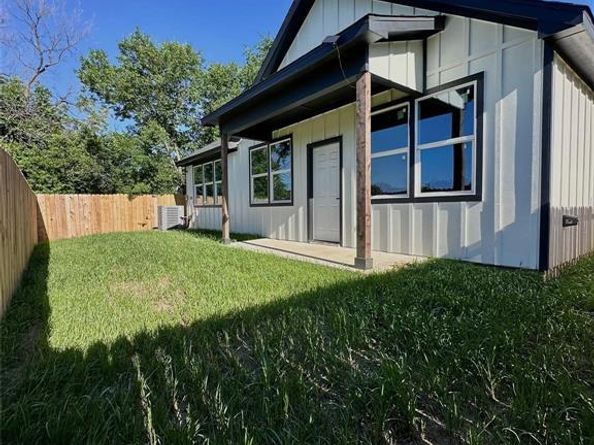 5065  Willie Street , Fort Worth Texas 76105